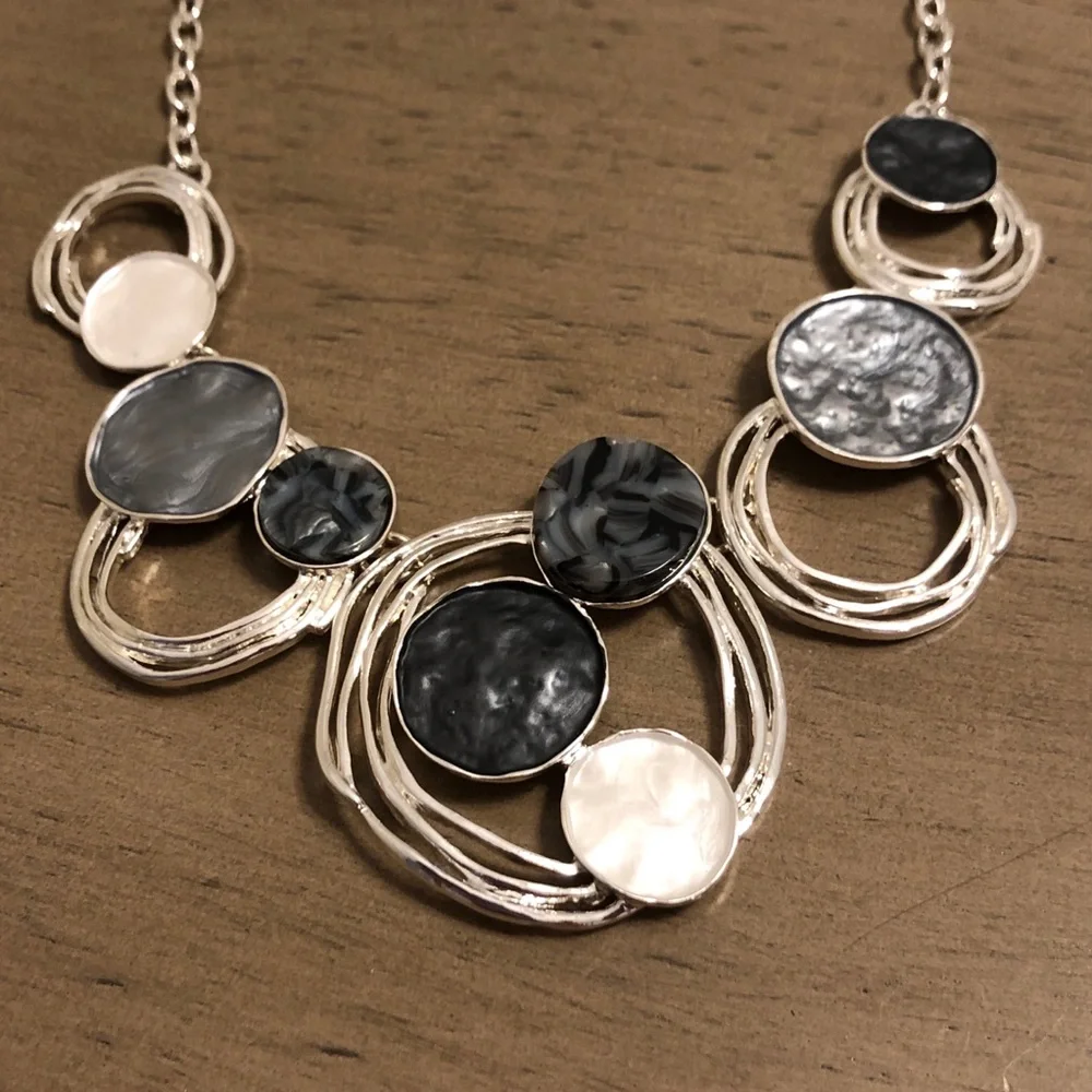 Silver Tone Gray and Black Necklace and Earrings Set Costume Jewelry
